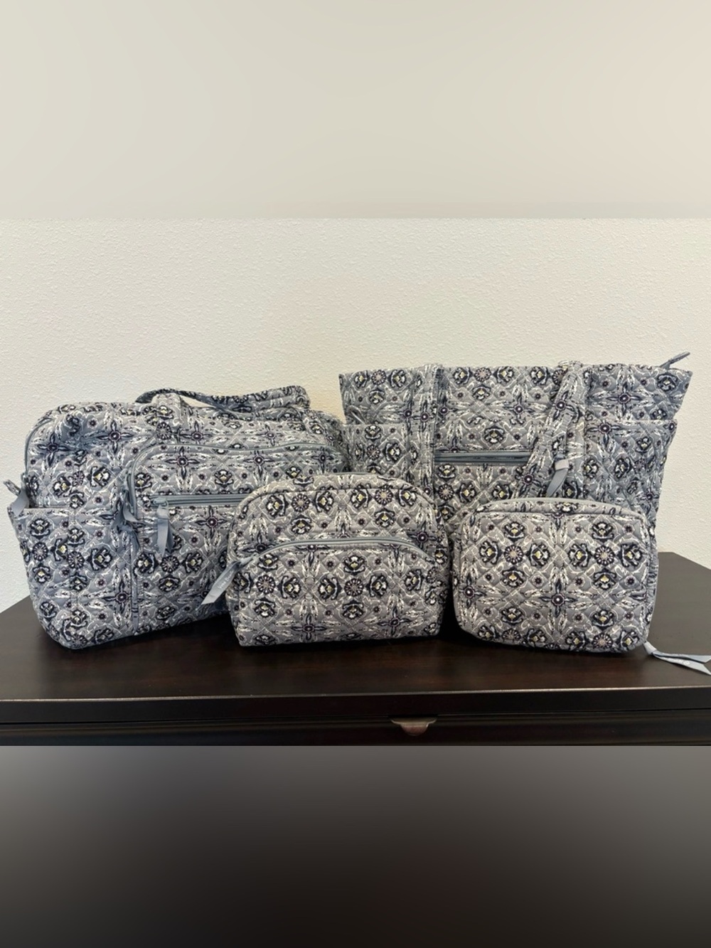 Vera Bradley 4 Piece Travel Set Grey Plaza Tile Print.